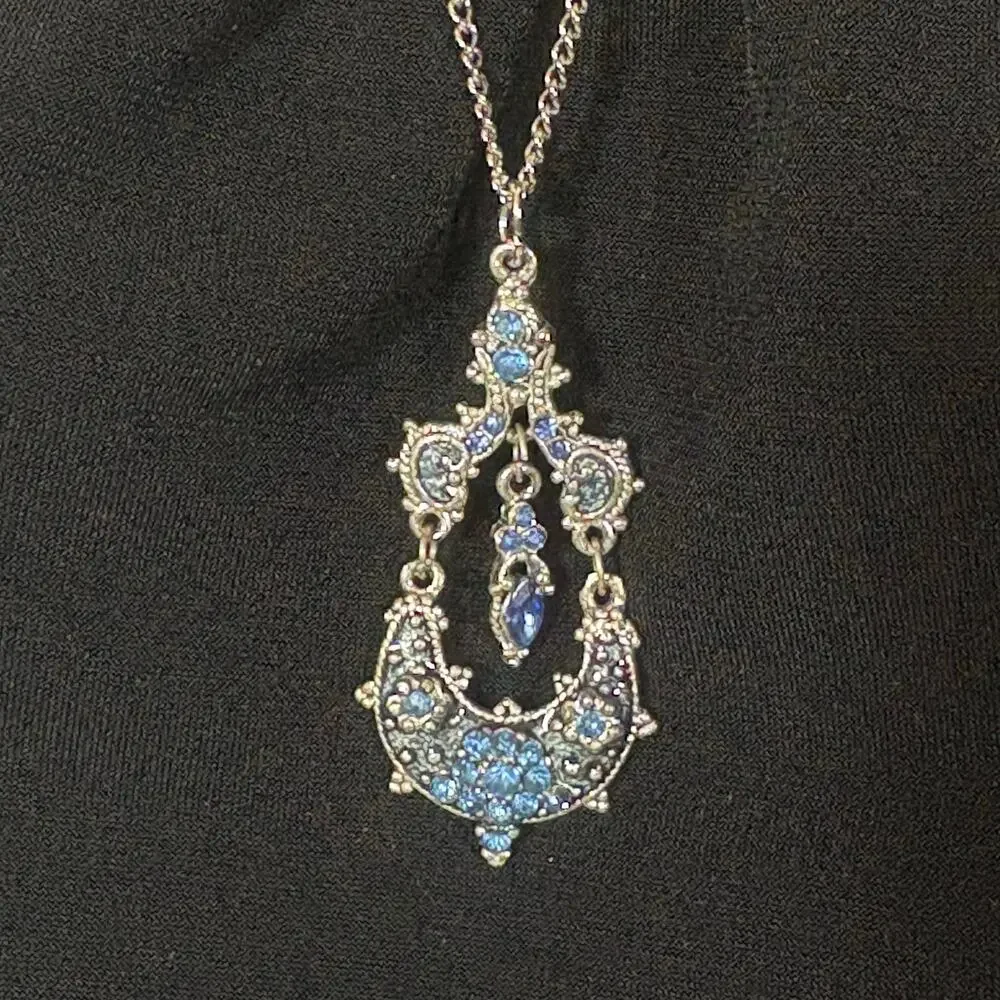 Blue Rhinestone Pendant Necklace Silver Tone Drop Victorian Blue Vintage 24